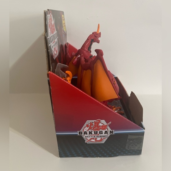 Bakugan Battle Planet Dragonoid Deluxe Action Figure - Picture 2 of 5